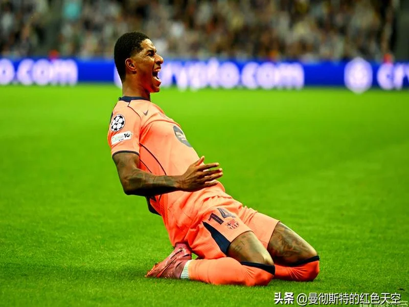 多特即将签下17岁左后卫帕特雷斯，预计给克鲁塞罗超千万欧